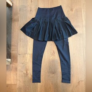 Wilson Black midtown skirty tight for tennis or pickleball